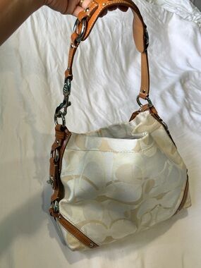 GUC Coach Carly Cream Signature Tan Leather Hobo Turn Lock Y2K Shoulder Bag